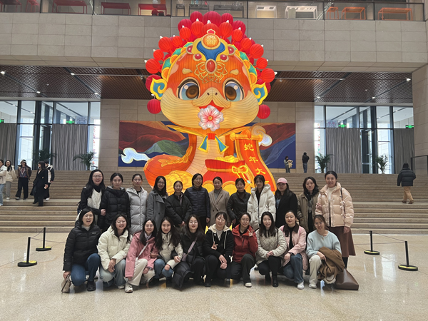 感悟工匠精神，綻放巾幗芳華——農(nóng)墾中心開展慶“三八”主題活動
